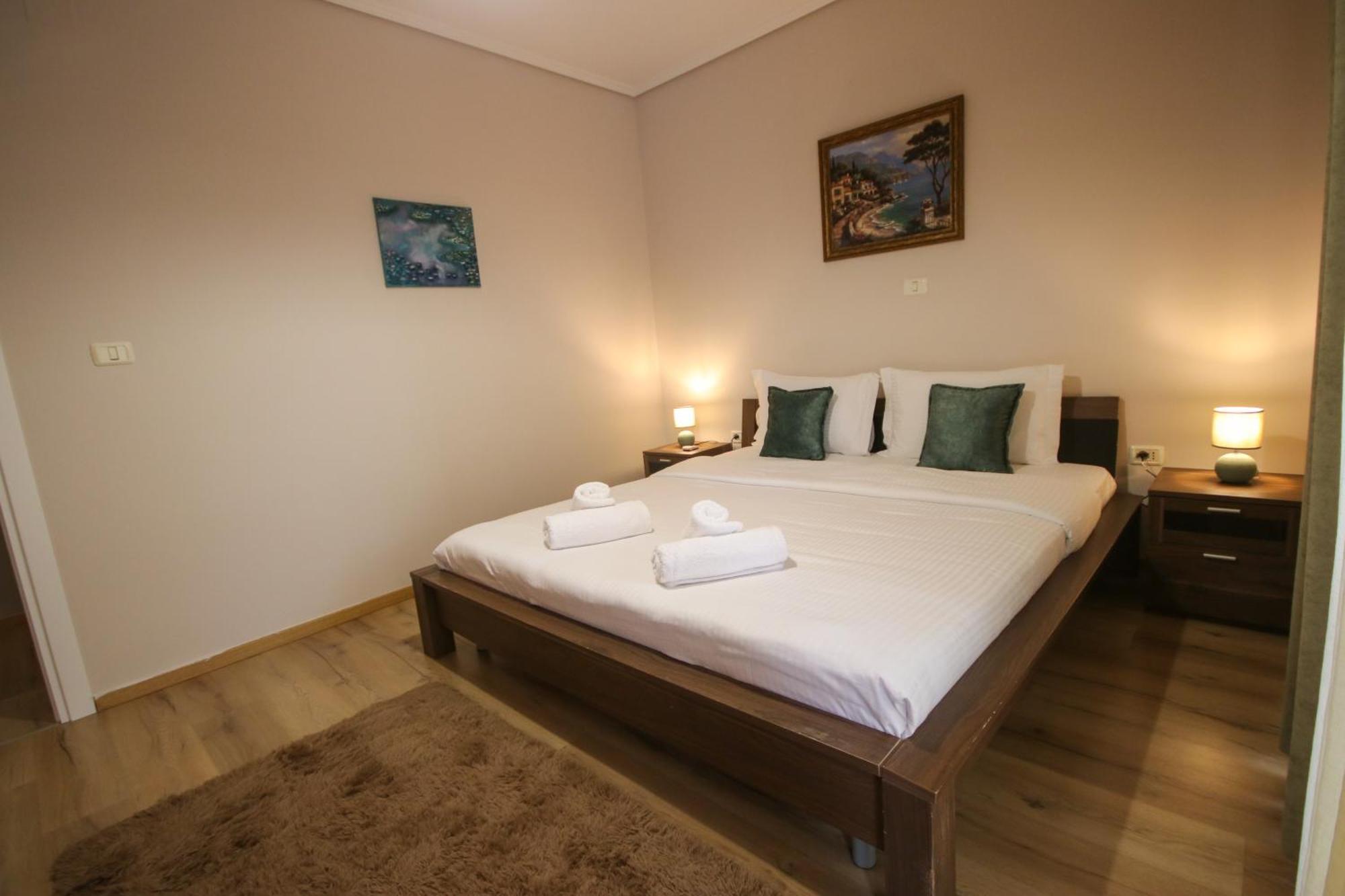 Apartment Johan's Tirana