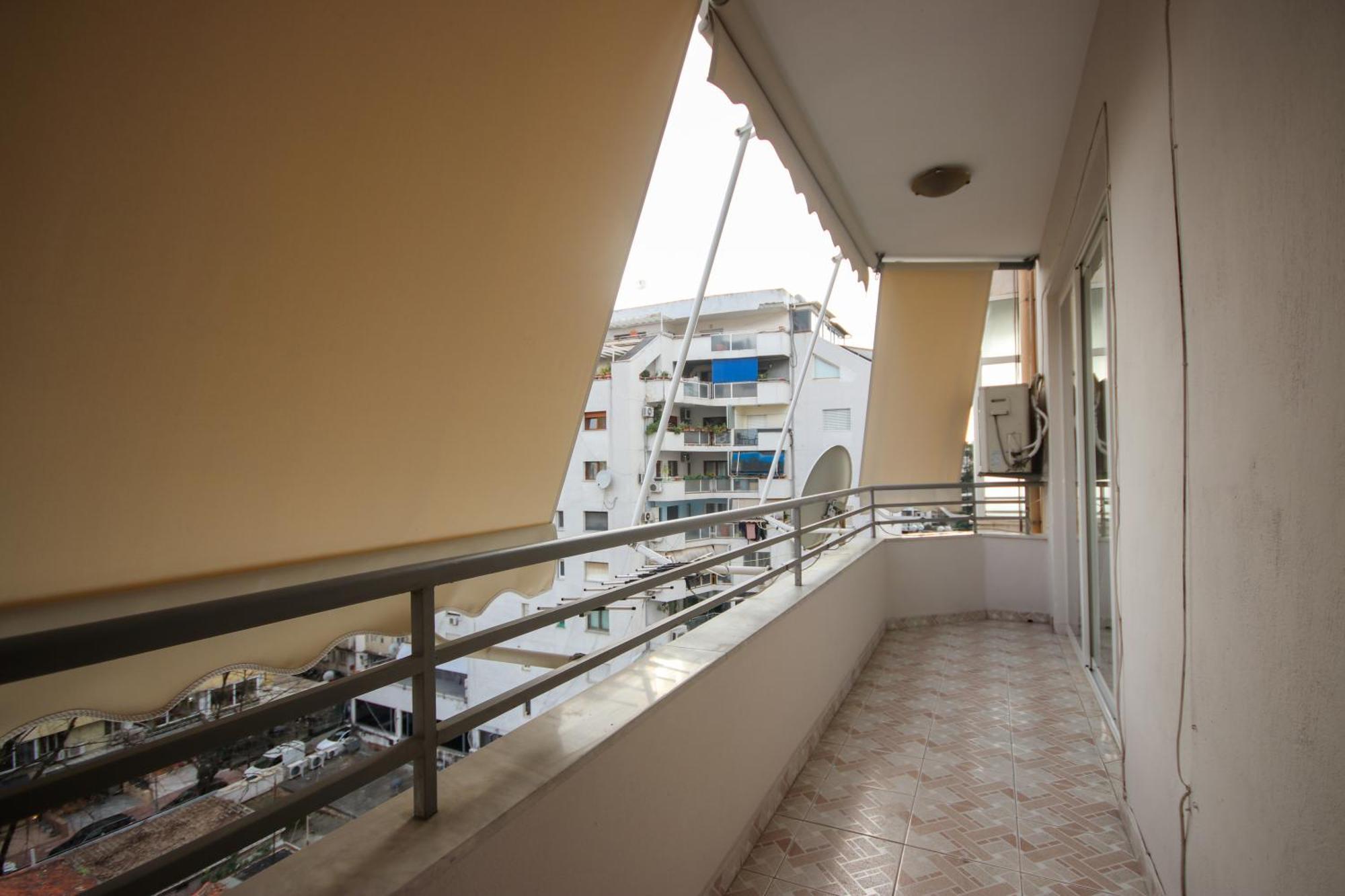 Apartment Johan's Tirana
